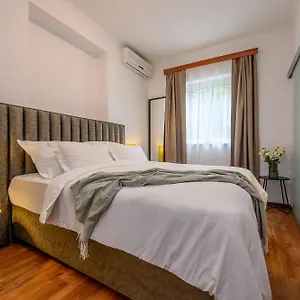 Gasthof Yellow House With Private Parking, Split