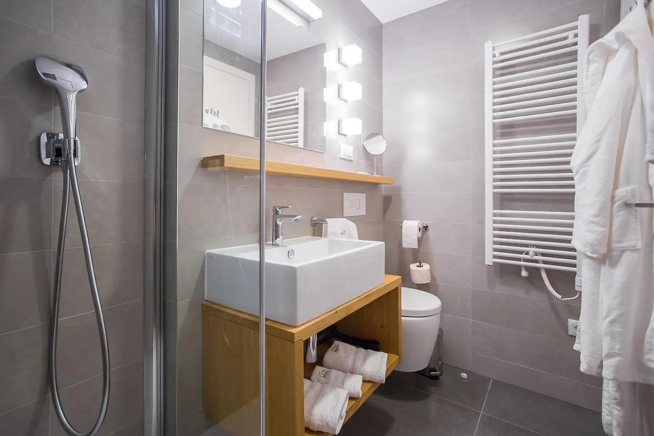 ספליט Mijama Suites לינה וארוחת בוקר