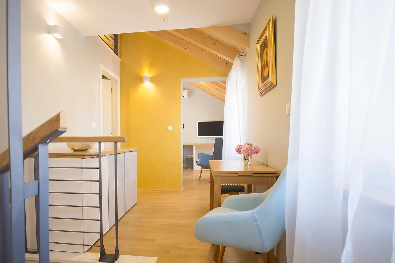 לינה וארוחת בוקר ספליט Mijama Suites