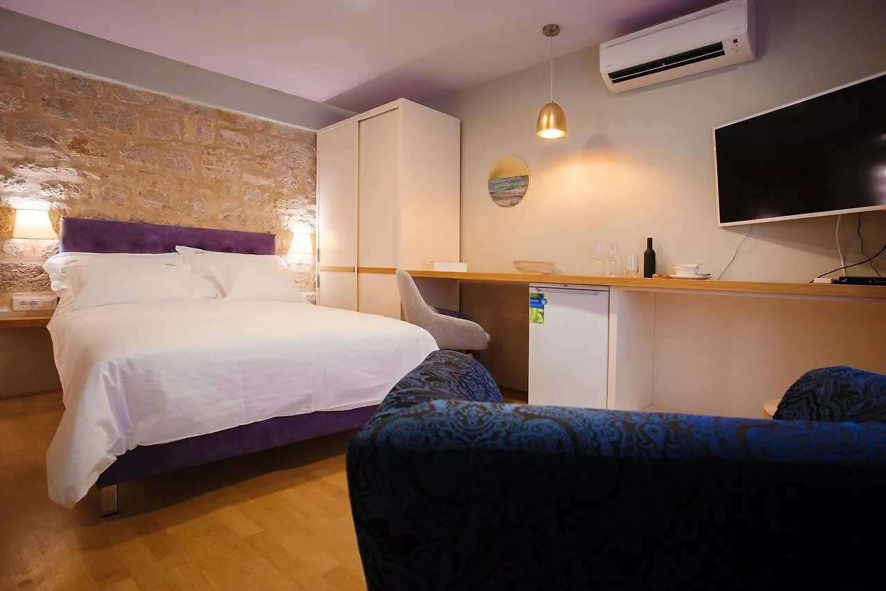 לינה וארוחת בוקר ספליט Mijama Suites