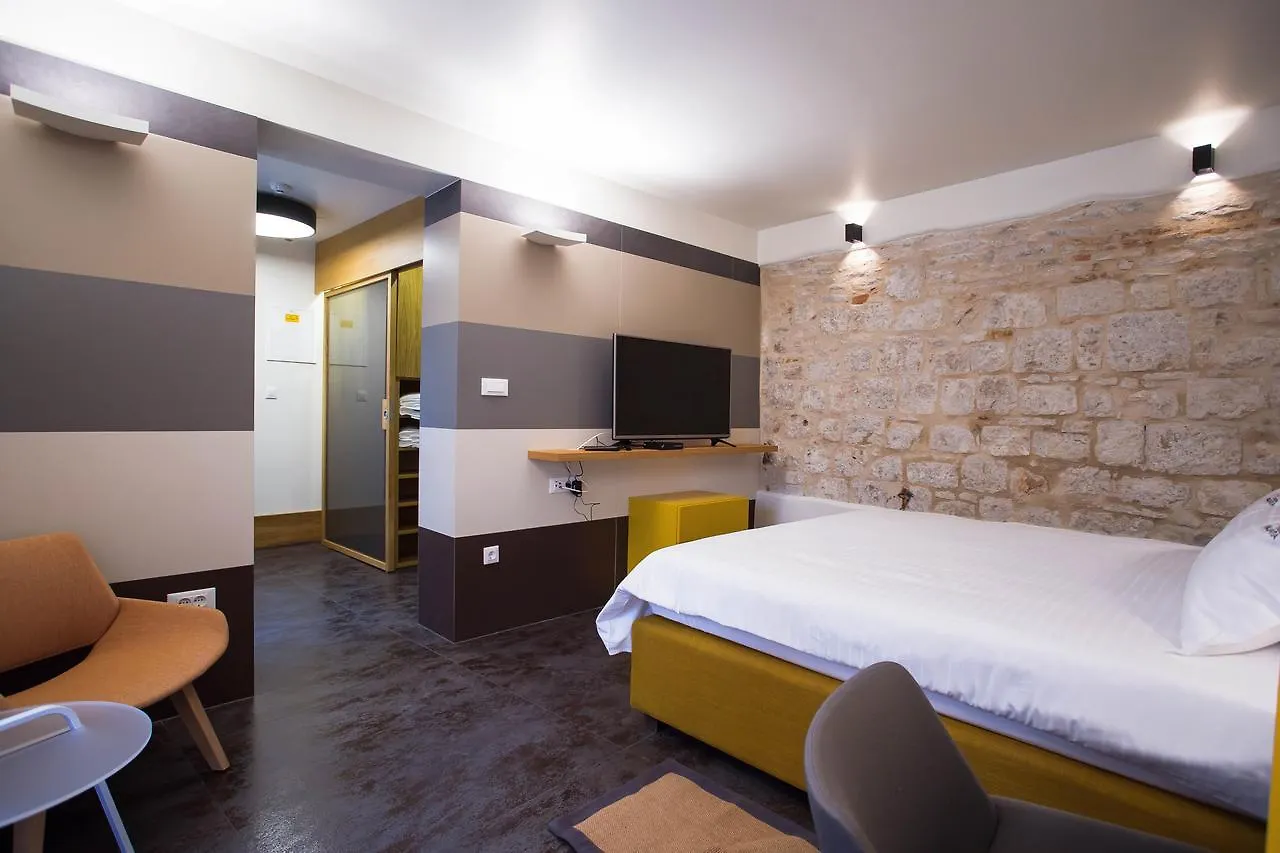 לינה וארוחת בוקר ספליט Mijama Suites